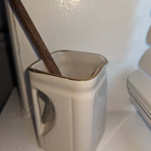 Handmade Ceramic Mixing Jar - Picture 4 of 4